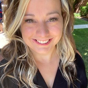 Meet your Posher, Kendra